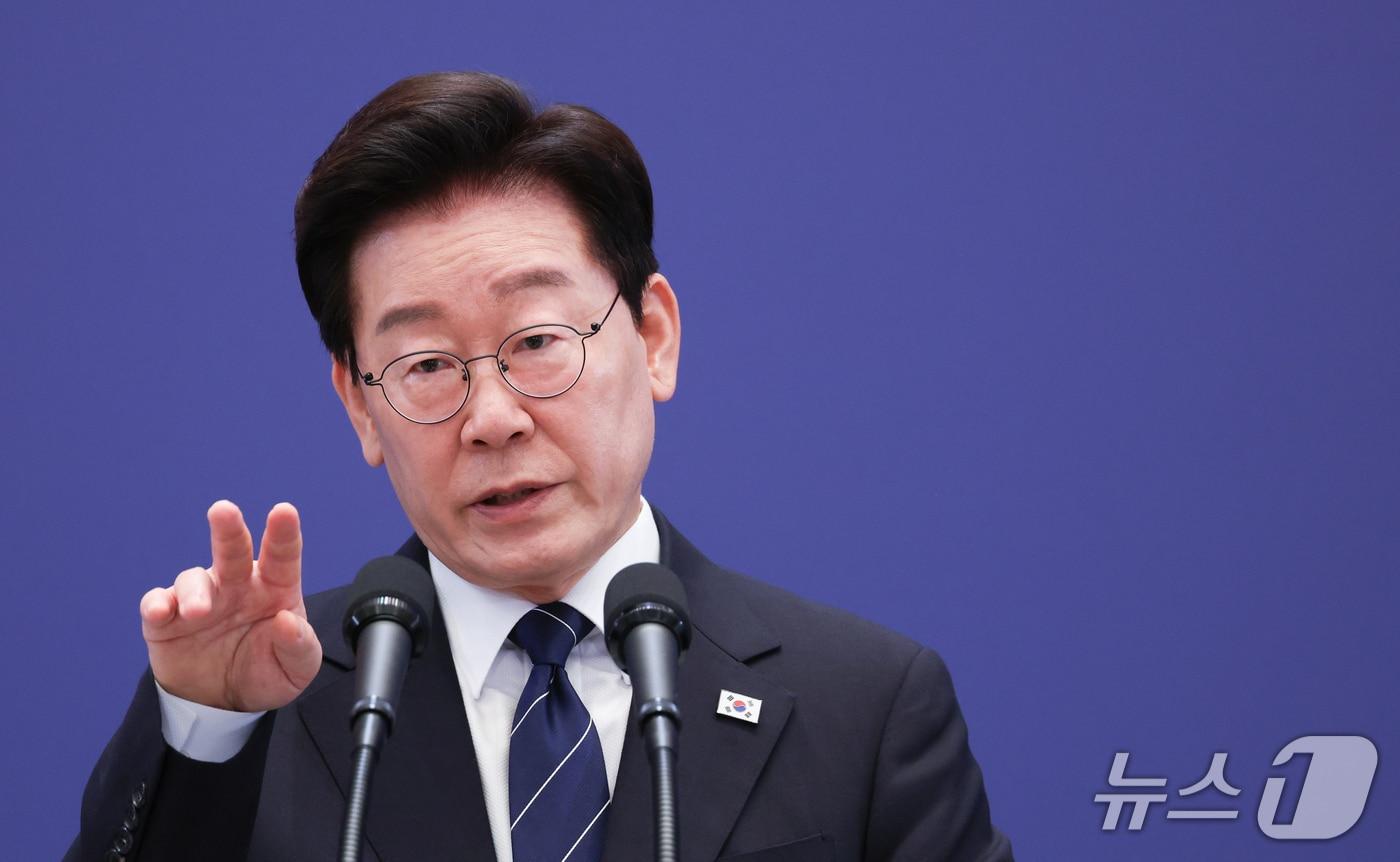 본문 이미지 - 이재명 대통령이 18일 청와대 영빈관에서 열린 현안 기자회견에서 발언하고 있다. (청와대통신사진기자단) 2026.9.18 ⓒ 뉴스1 허경 기자