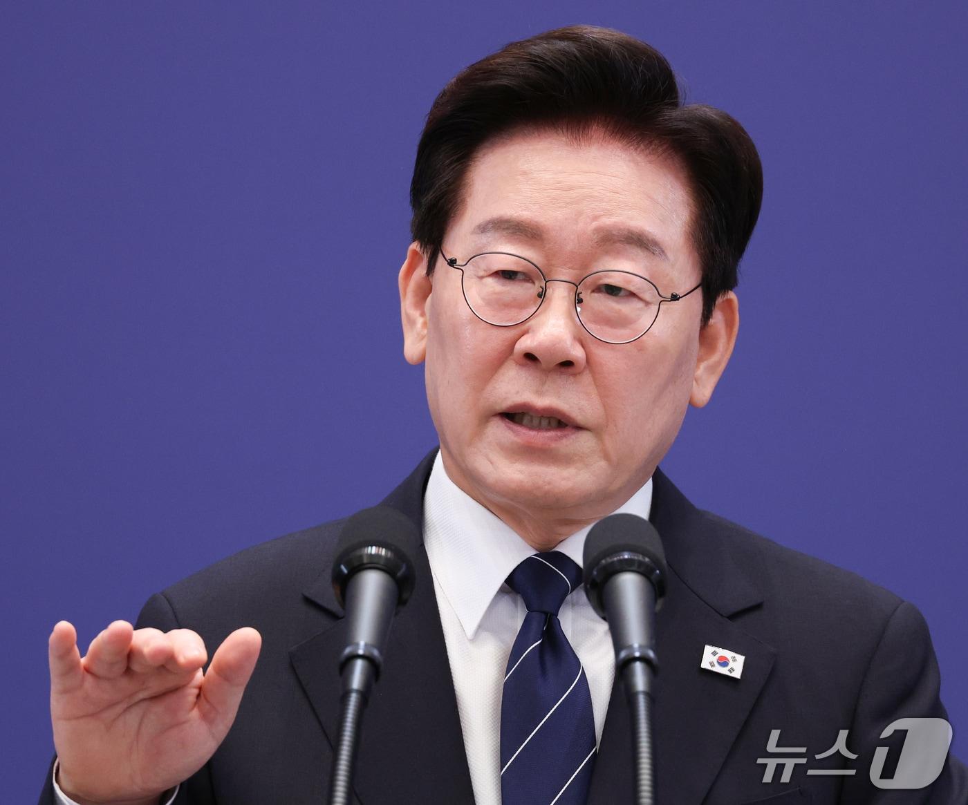 본문 이미지 - 이재명 대통령이 18일 청와대 영빈관에서 열린 현안 기자회견에서 발언하고 있다. (청와대통신사진기자단) 2026.9.18 ⓒ 뉴스1 허경 기자