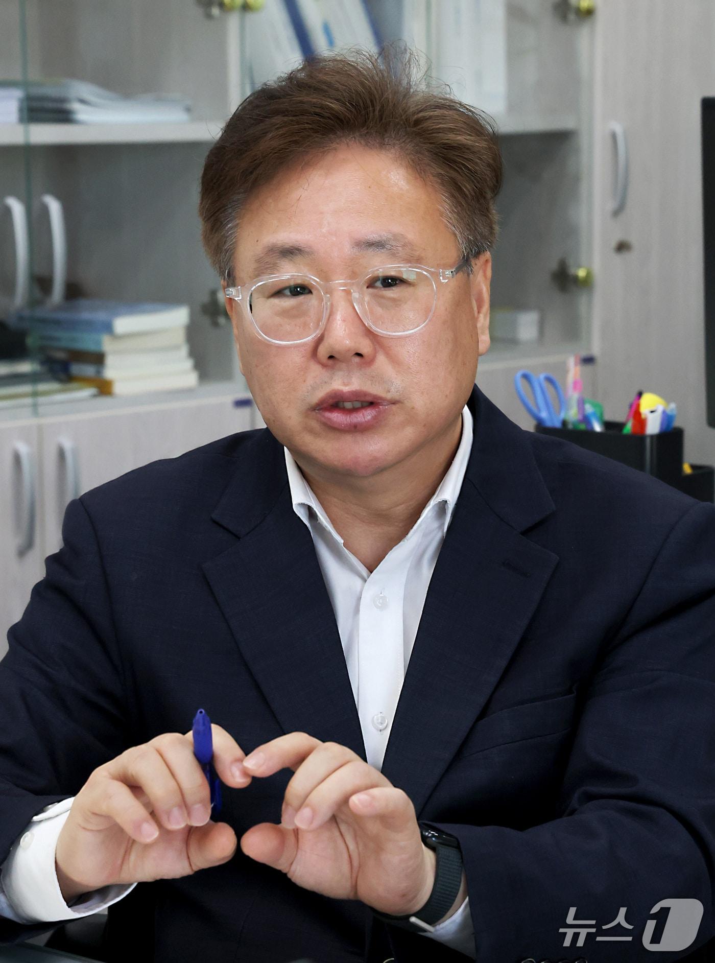 본문 이미지 - 김기대 국토교통부 부동산소비자기획단 단장이 18일 세종시 부동산소비자기획단 에서 본사와 인터뷰 하고 있다. 2026.9.18 ⓒ 뉴스1 김기남 기자