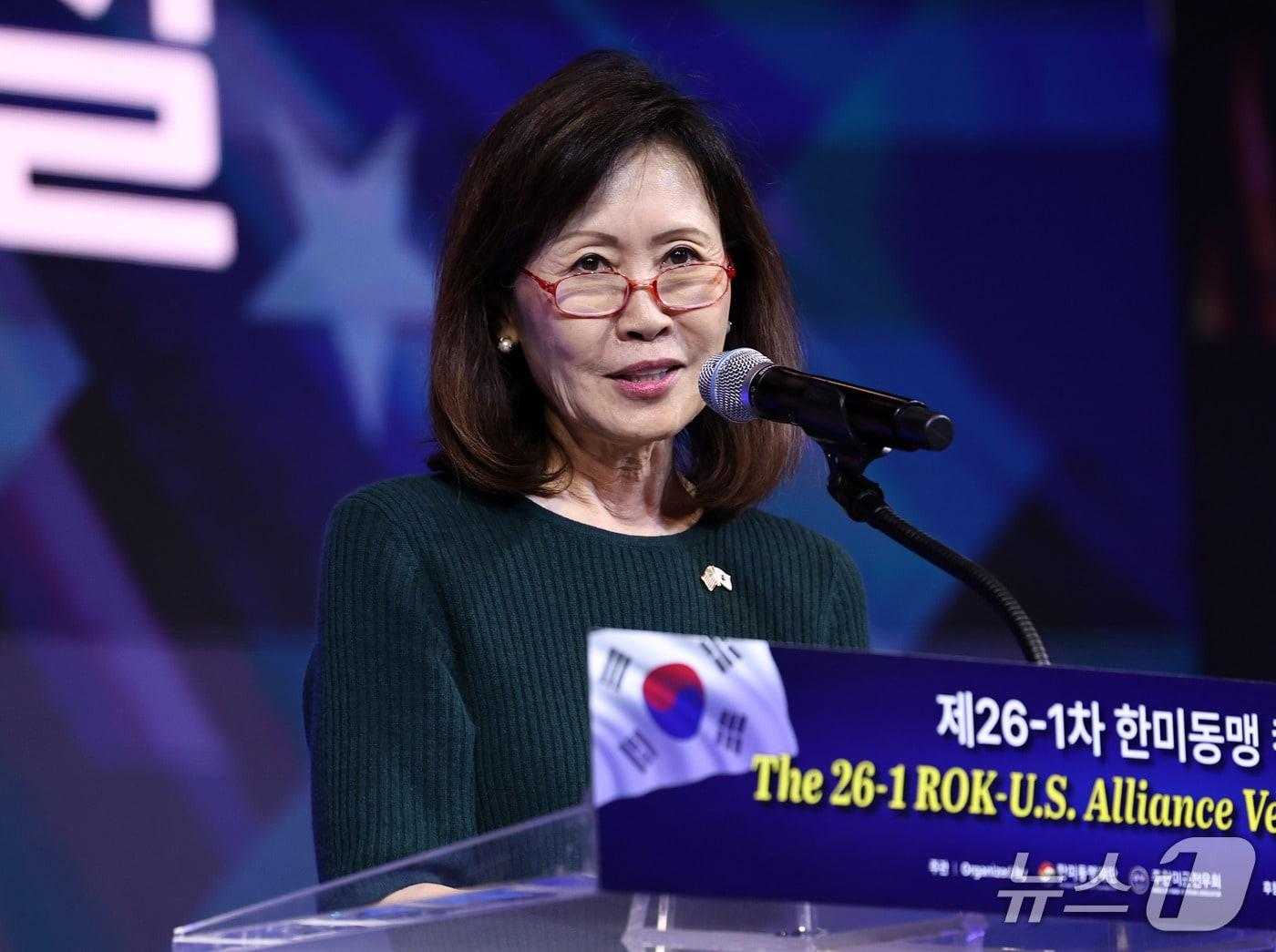 본문 이미지 - 미셸 스틸 주한미국대사가 지난 18일 서울 중구 앰베서더 풀만 호텔에서 열린 '제26-1차 한미동맹 컨퍼런스'에서 기조연설을 하고 있다. 2026.9.18 ⓒ 뉴스1 구윤성 기자