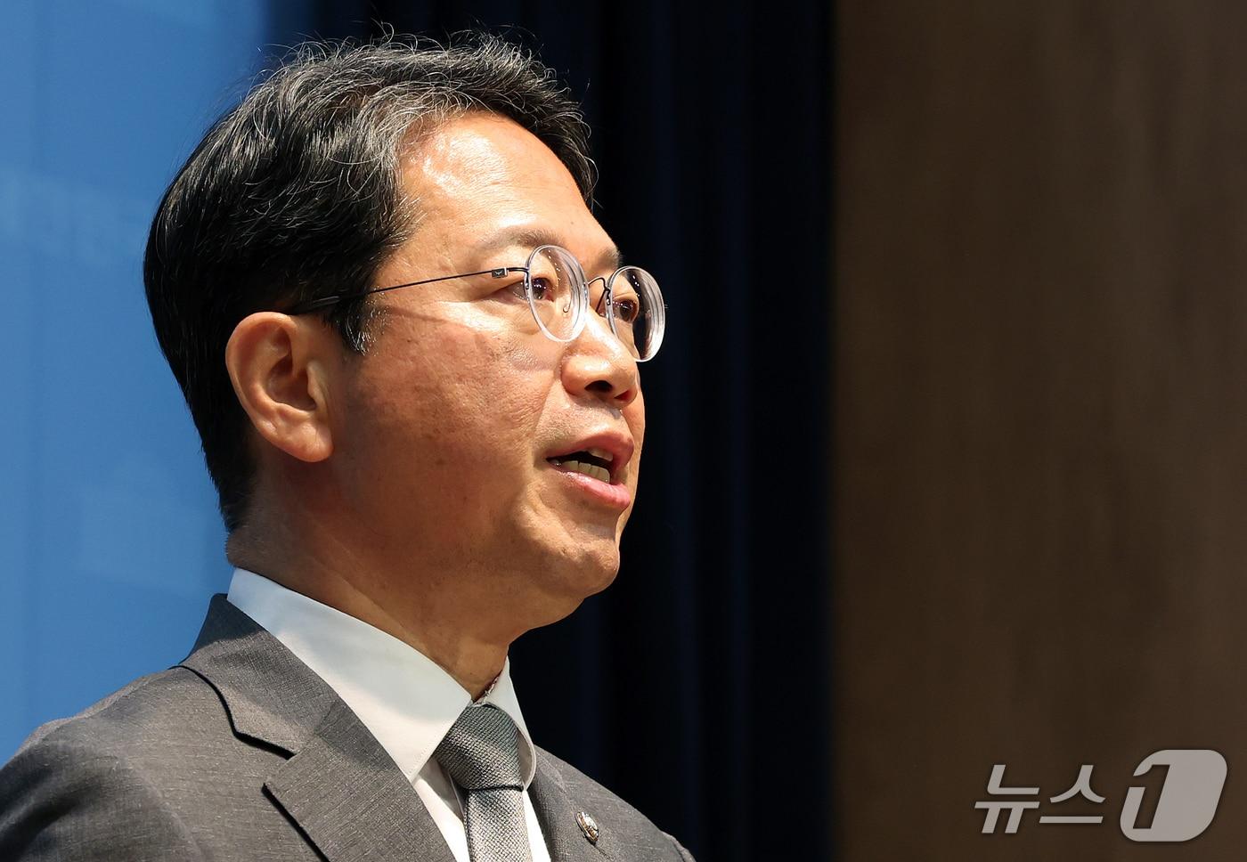 본문 이미지 - 김승원 법무부 장관 후보자가 19일 서울 영등포구 여의도 국회 소통관에서 후보자직 사퇴 기자회견을 하고 있다. 2026.9.19 ⓒ 뉴스1 김진환 기자