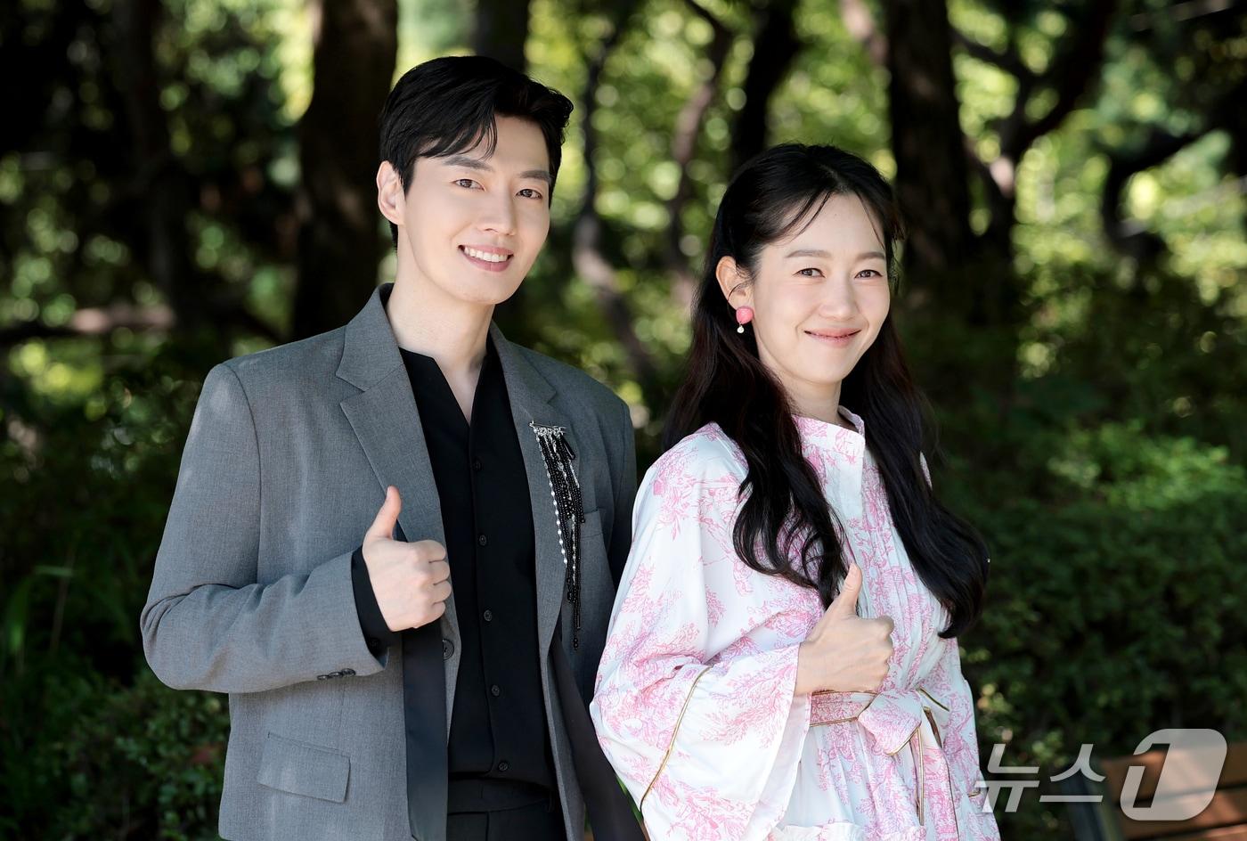 본문 이미지 - 박철규(왼쪽, 부캐 철규), 엄지인 아나운서(부캐 엄영자) ⓒ 뉴스1 권현진 기자