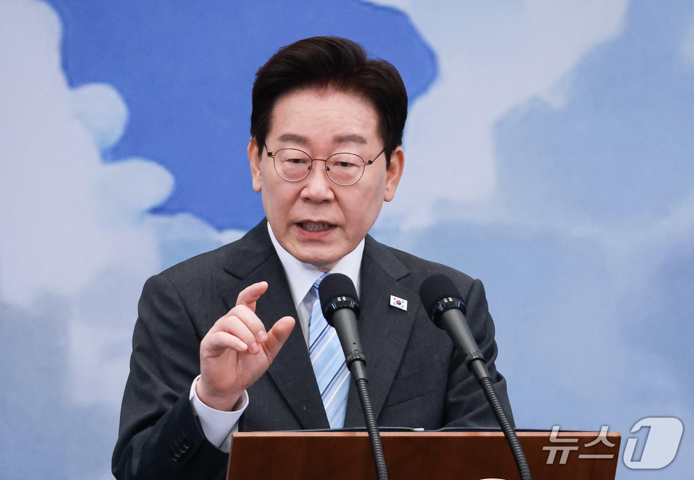 본문 이미지 - 이재명 대통령이 19일 청와대 영빈관에서 열린 2026 청년의 날 기념식에서 기념사를 하고 있다. (청와대통신사진기자단) 2026.9.19 ⓒ 뉴스1 이재명 기자