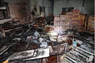 본문 이미지 - 18일 오후 7시 40분쯤 전남광주 장성 삼계면의 한 창고에서 발생해 당국이 진화 중이다. (전남소방본부 제공. 재판매 및 DB 금지) 2026.9.19 ⓒ 뉴스1 