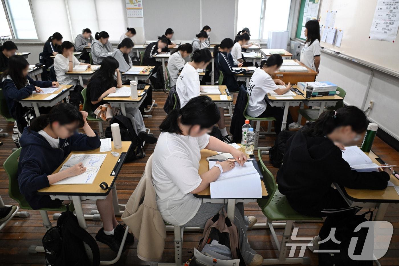 본문 이미지 - 2027학년도 대학수학능력시험 9월 모의평가. 2026.9.2 ⓒ 뉴스1 사진공동취재단