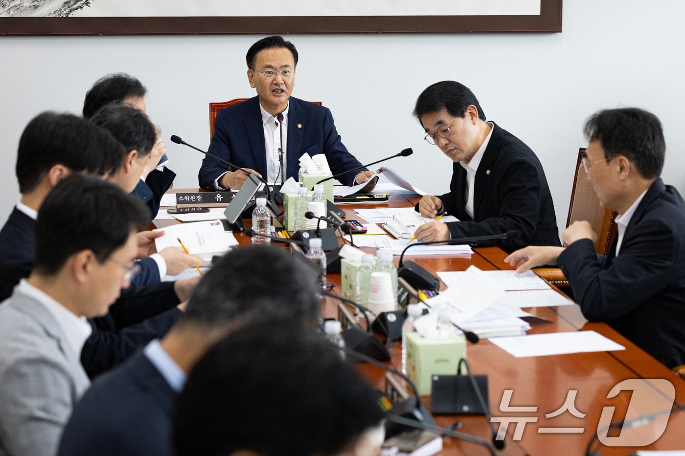 본문 이미지 - 유상범 국회 예산결산특별위원회 2025회계연도 결산심사소위원장이 2일 서울 여의도 국회에서 열린 제439회 국회(정기회) 예산결산특별위원회 제1차 2025회계연도 결산심사소위원회를 주재하고 있다. 2026.9.2 ⓒ 뉴스1 유승관 기자