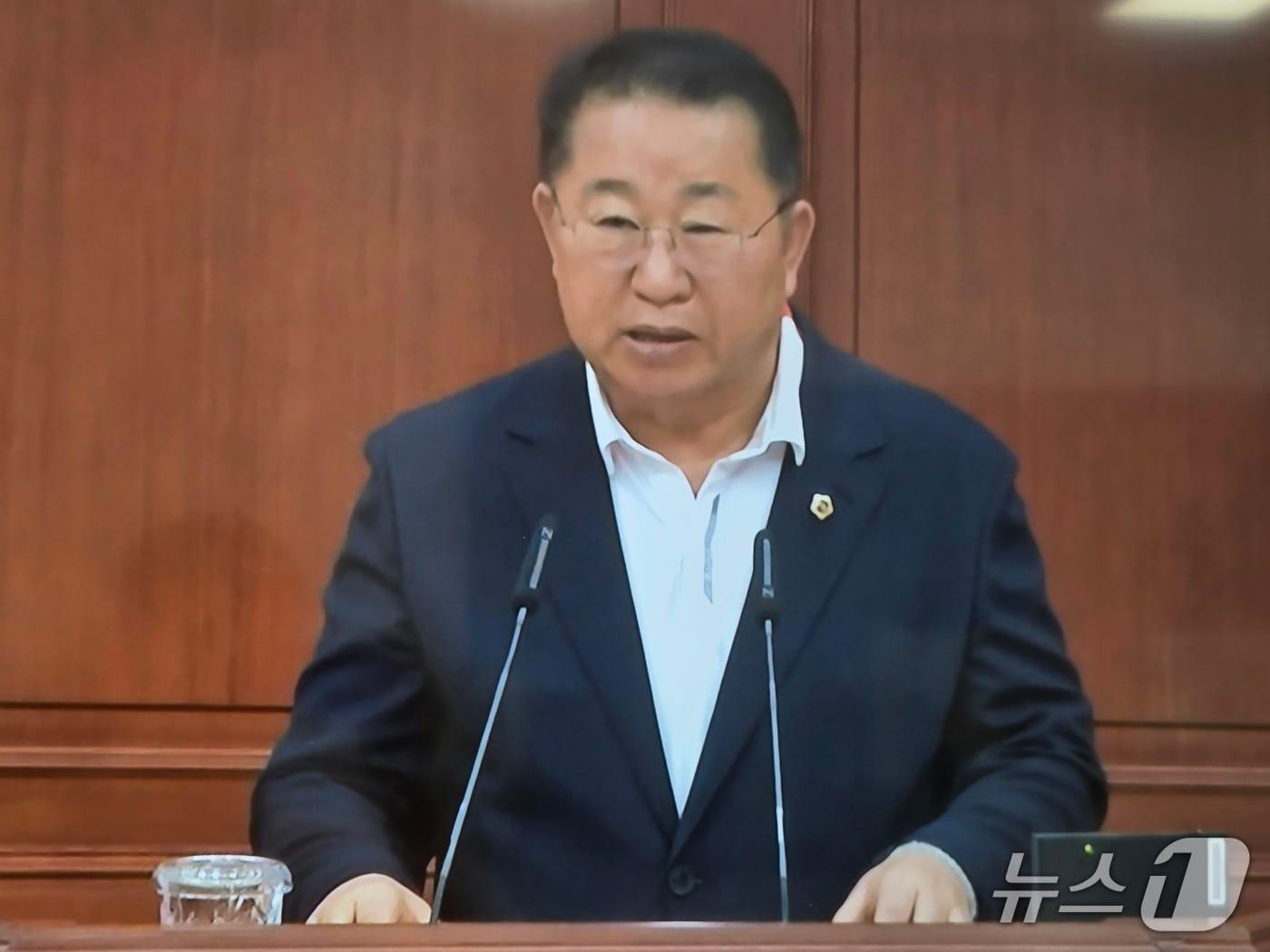 본문 이미지 - 이한영 대전시의원이 2일 오전 트램 총사업비 증가 요인 등에 대해 시정 질의를 하고 있다. (박종명 기자) / 뉴스1