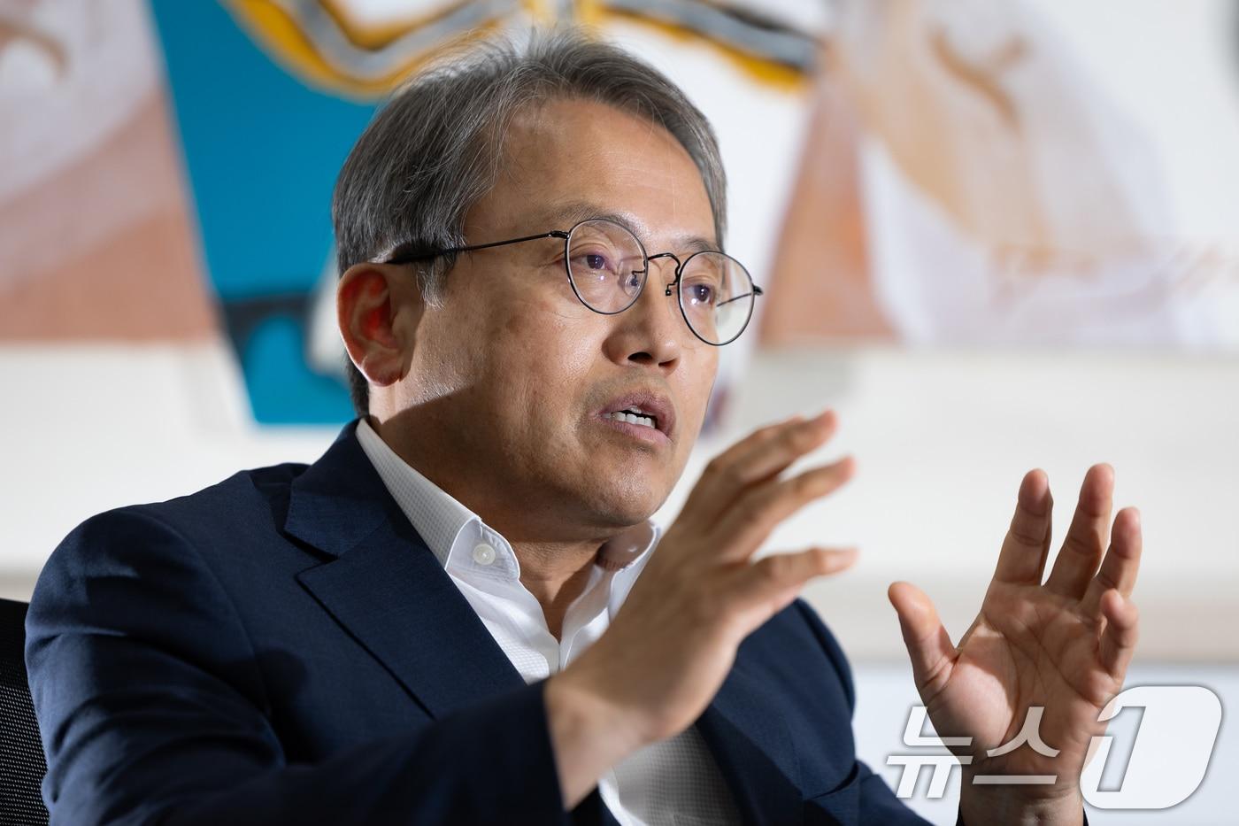 본문 이미지 - 송기헌 국회 과학기술정보방송통신위원장이 2일 서울 여의도 국회에서 뉴스1과 인터뷰하고 있다. ⓒ 뉴스1 유승관 기자