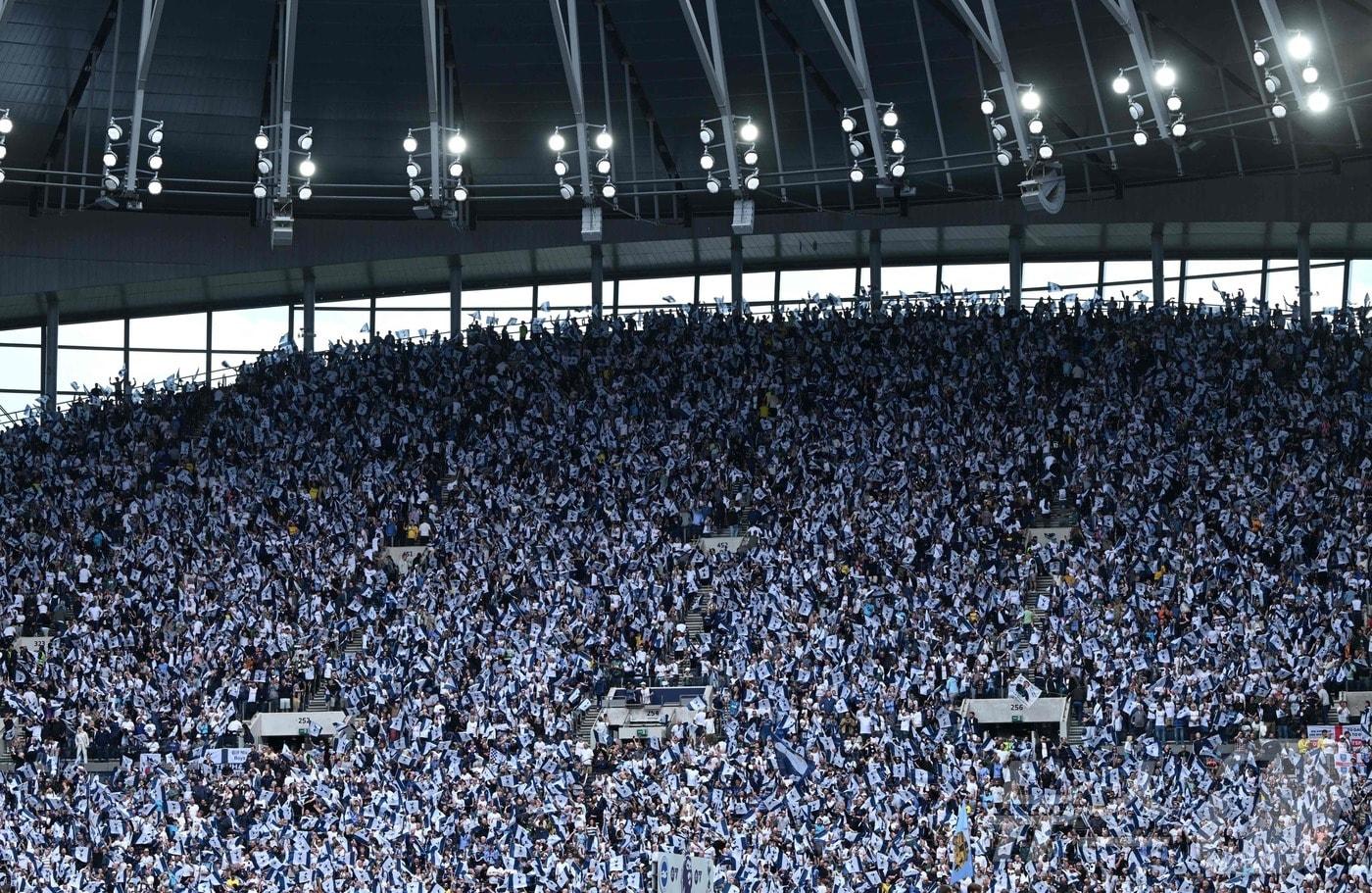 본문 이미지 - EPL 경기장을 가득 메운 팬들 ⓒ AFP=뉴스1