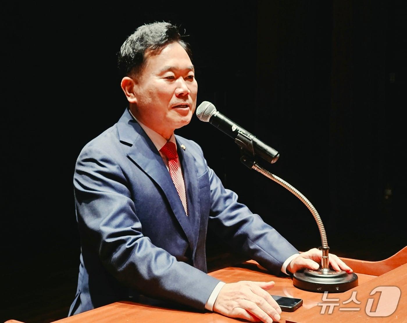 본문 이미지 - 김승수 국민의힘 신임 대구시당위원장이 20일 대구 북구 iM뱅크 제2본점 대강당에서 열린 취임식에서 발언하고 있다. 2026.9.20 ⓒ 뉴스1 남승렬 기자