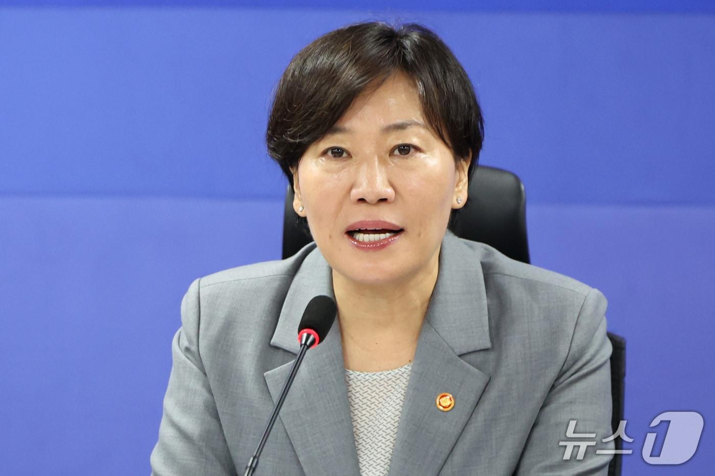 본문 이미지 - 송미령 농림축산식품부 장관이 21일 오전 서울 여의도 국회 의원회관에서 열린 농지 전수조사 추진방향 당정협의회에서 발언을 하고 있다. 2026.9.21 ⓒ 뉴스1 황기선 기자