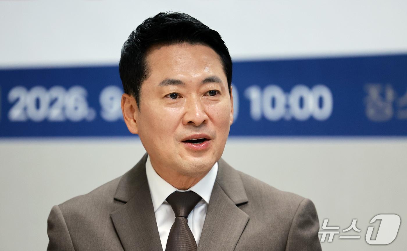 본문 이미지 - 장동혁 국민의힘 대표가 21일 서울 마포구 휴서울이동노동자 합정쉼터에서 열린 플랫폼, 노동자 안전망 구축을 위한 현장 간담회에서 발언을 하고 있다. 2026.9.21 ⓒ 뉴스1 이호윤 기자