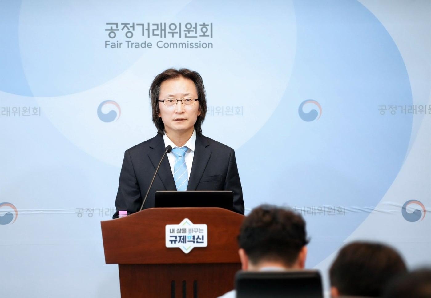 본문 이미지 - 21일 주병기 공정거래위원장이 정부세종청사에서 취임 1주년 기자간담회를 열고 취재진의 질문에 답하고 있다. (공정거래위원회 제공)