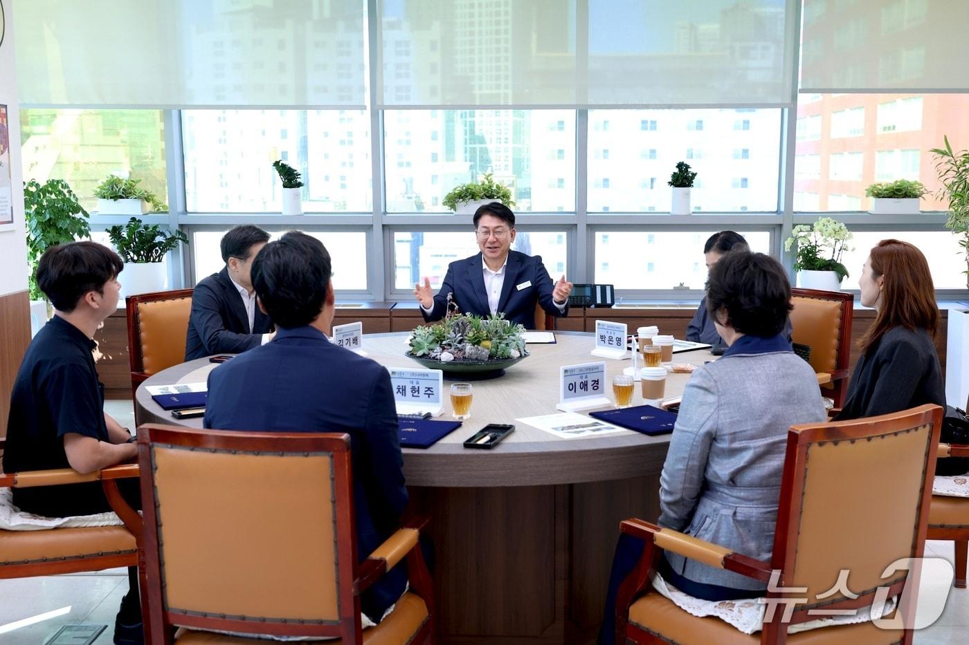 본문 이미지 - 성동구가 폭염과 집중호우 등 극한기후 시대에 대응해 공공에서 조성하는 국내 최초 정원 테스트베드 '성동의 절기'를 조성한다고 21일 밝혔다. (성동구 제공)