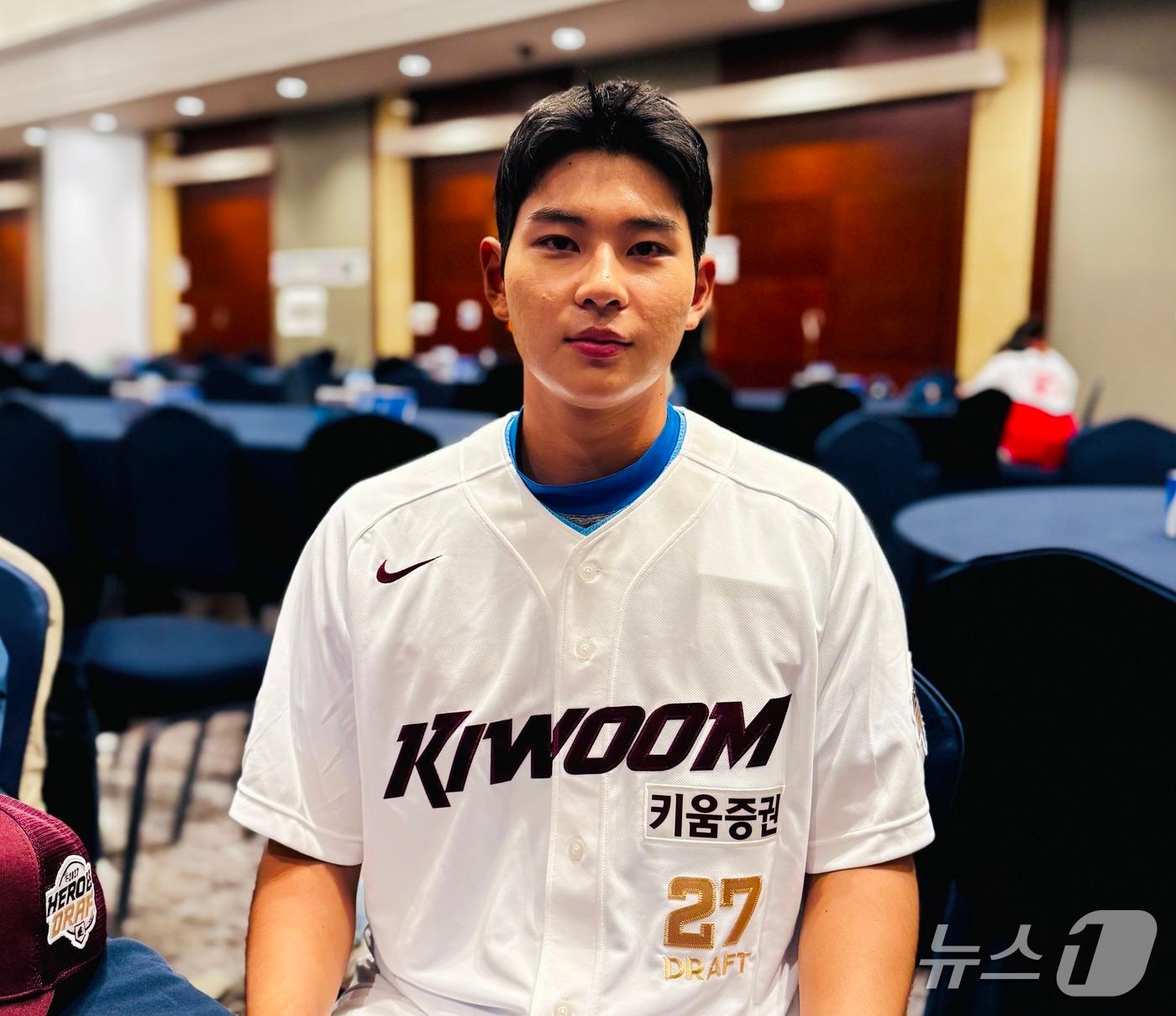 본문 이미지 - 2027 KBO 신인드래프트 전체 1순위로 키움에 지명된 하현승.ⓒ 뉴스1 서장원기자