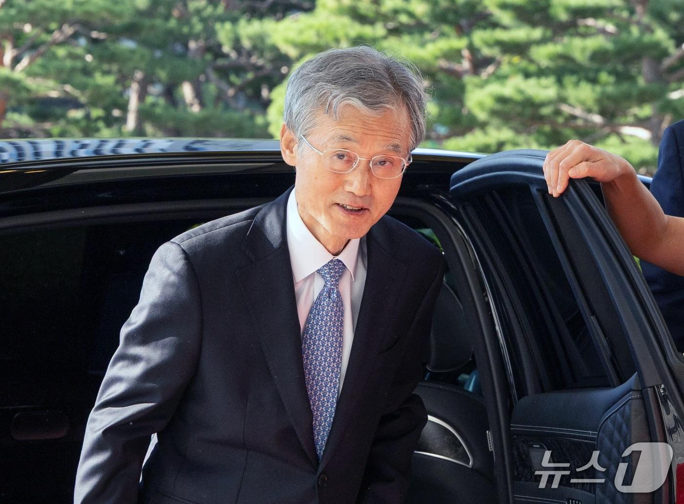 본문 이미지 - 조희대 대법원장이 22일 오전 서울 서초구 대법원 청사로 출근하고 있다. 2026.9.22 ⓒ 뉴스1 이종수 기자