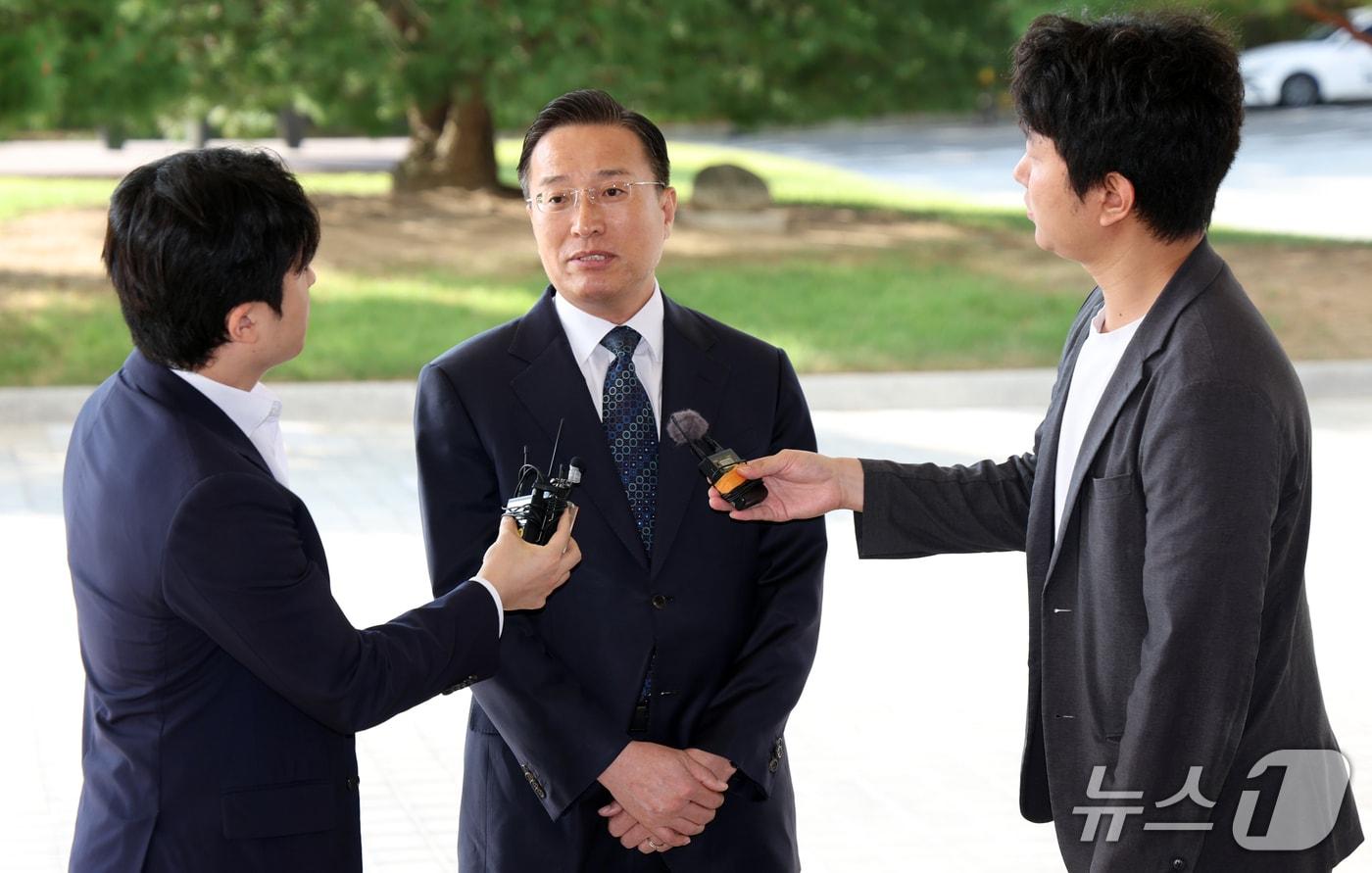 본문 이미지 - 이정현 검찰총장 직무대행이 23일 오전 서울 서초구 대검찰청으로 출근하며 취재진 질문에 답변하고 있다. 2026.9.23 ⓒ 뉴스1 김명섭 기자