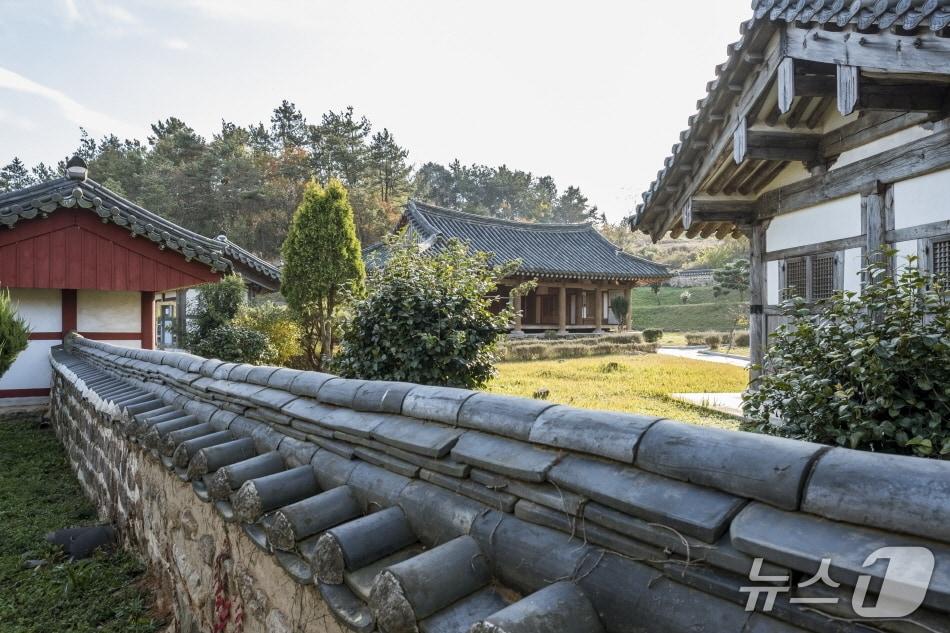 본문 이미지 - 자산서원의 전경.(한국관광공사 제공. 재판매 및 DB 금지.)