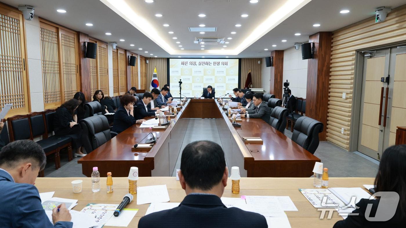 본문 이미지 - '2027 논산세계딸기산업엑스포' 성공적 개최를 위한 간담회 (논산시의회 제공. 재판매 및 DB금지) /뉴스1