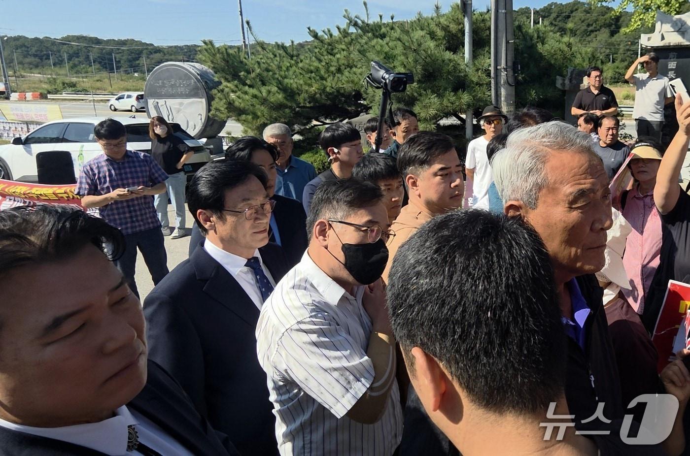 본문 이미지 - 현도면 생활자원회수센터 건립 주민설명회 현장.(독자 제공. 재판매 및 DB 금지) 2026.9.23/뉴스1