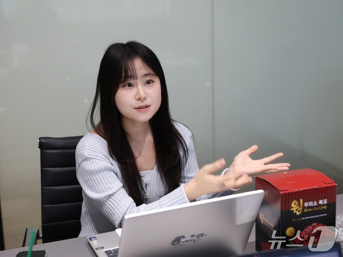 본문 이미지 - 지난 21일 서울 강남구 G마켓 본사에서 만난 김정원 (28) G마켓 중소셀러 어카운트매니저(AM). (G마켓 제공). 2026.9.21/뉴스1