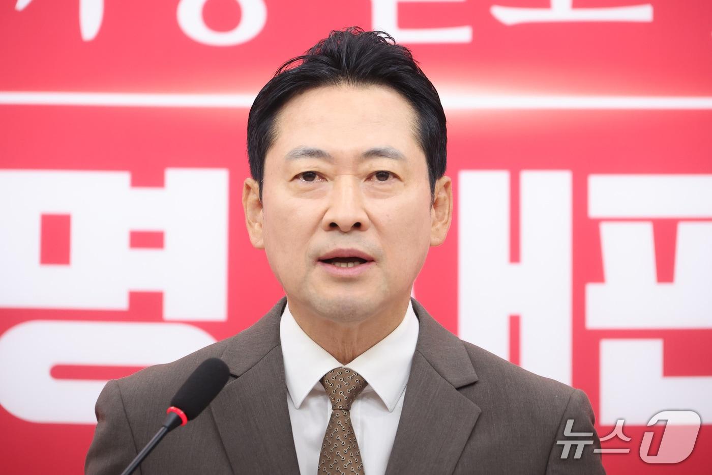 본문 이미지 - 장동혁 국민의힘 대표가 27일 서울 여의도 국회에서 현안 관련 기자회견을 하고 있다. 2026.9.27 ⓒ 뉴스1 신웅수 기자