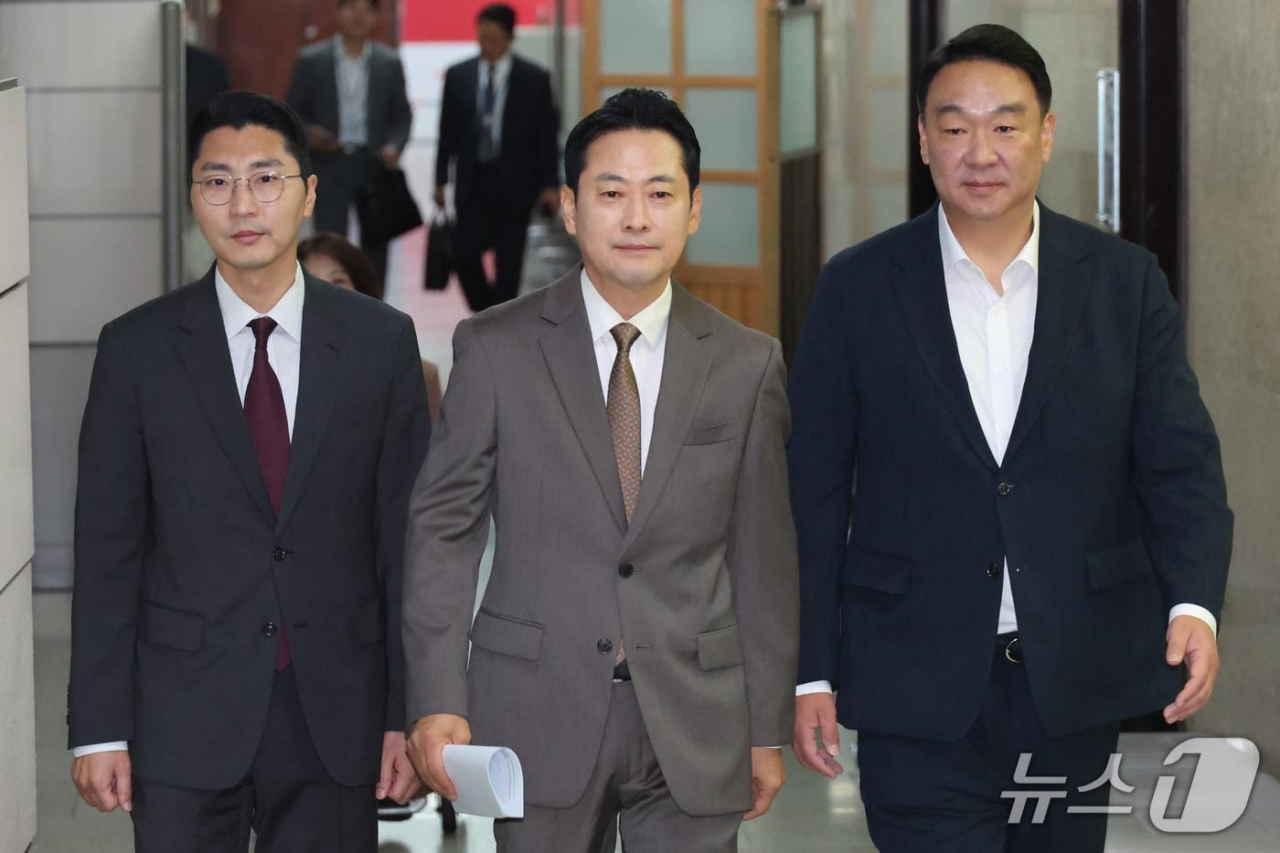 본문 이미지 - 장동혁 국민의힘 대표가 27일 서울 여의도 국회에서 열린 현안 관련 기자회견에 참석하고 있다. 2026.9.27 ⓒ 뉴스1 신웅수 기자