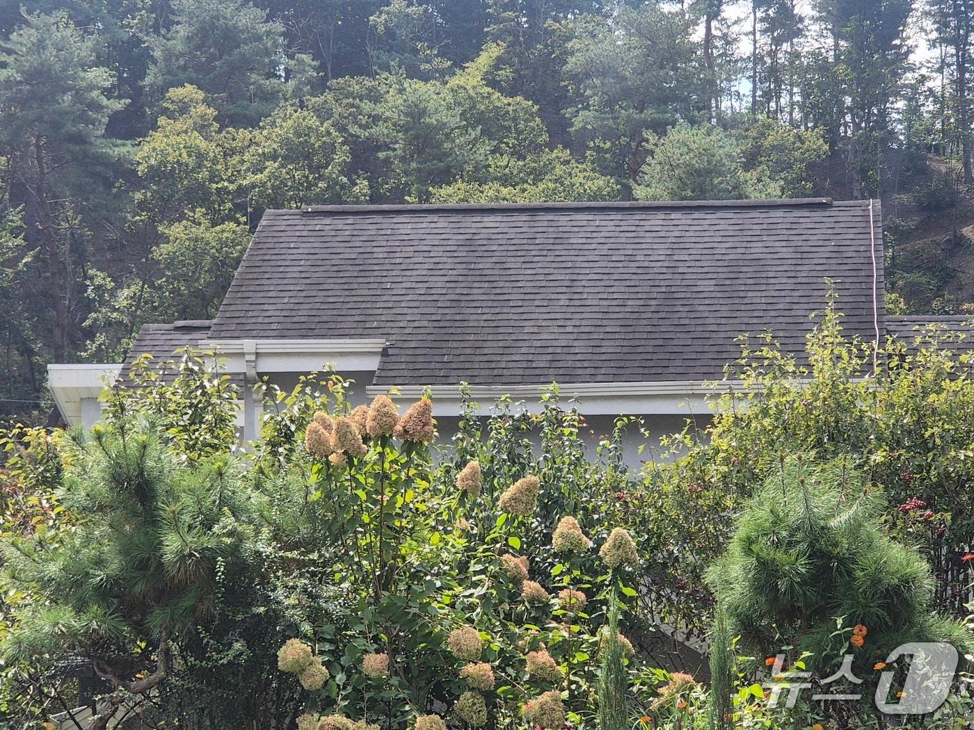 본문 이미지 - 살인사건이 발생한 경기 남양주시 수동면 소재 별장.2026.09.28/뉴스1 양희문 기자