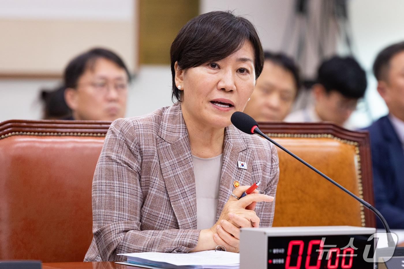 본문 이미지 - 송미령 농림축산식품부 장관이 28일 서울 여의도 국회에서 열린 제439회 국회(정기회) 법제사법위원회 제8차 전체회의에 출석해 의원 질의에 답하고 있다. 2026.9.28 ⓒ 뉴스1 유승관 기자