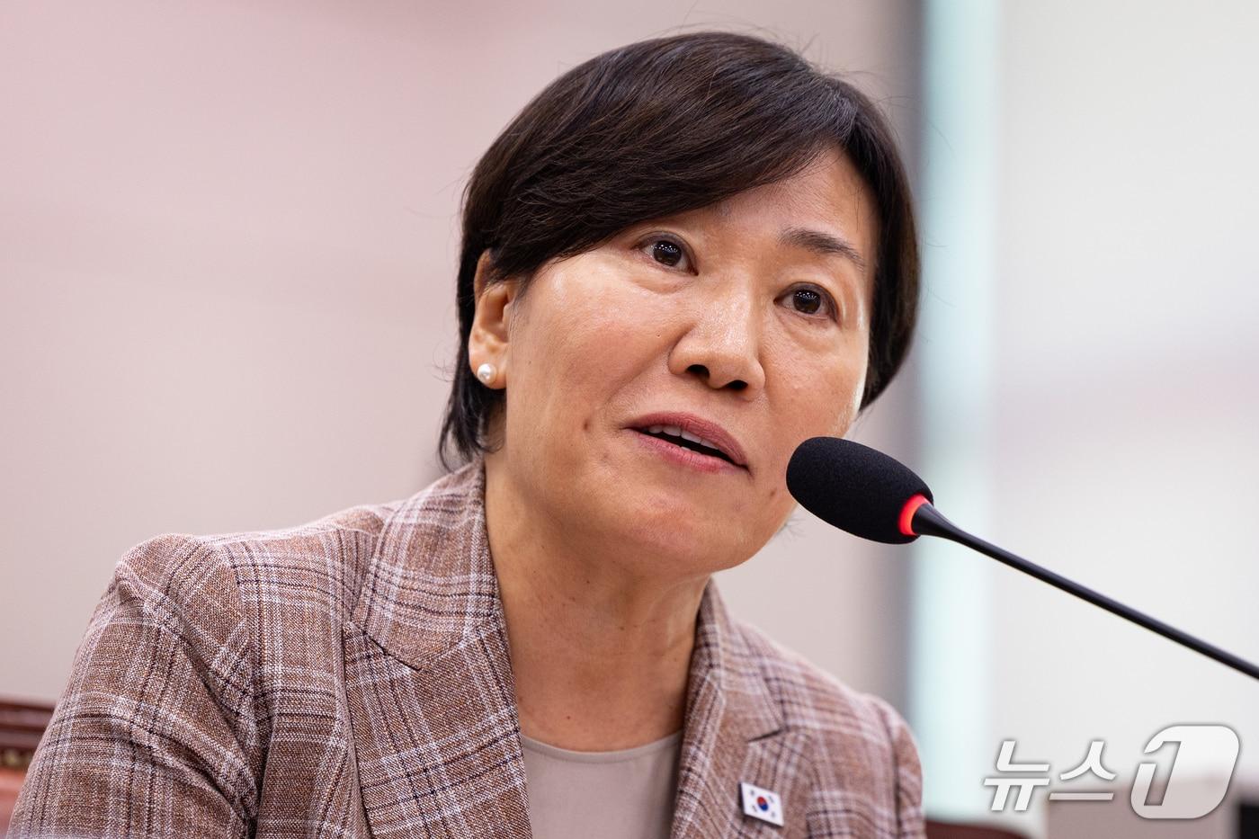 본문 이미지 - 송미령 농림축산식품부 장관이 28일 서울 여의도 국회에서 열린 제439회 국회(정기회) 법제사법위원회 제8차 전체회의에 출석해 의원 질의에 답하고 있다. 2026.9.28 ⓒ 뉴스1 유승관 기자