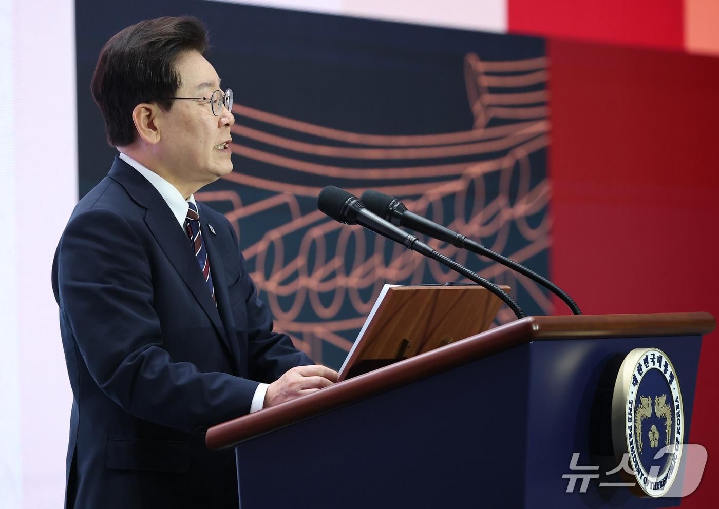 본문 이미지 - 이재명 대통령이 28일 인천 송도에서 열린 제20회 세계한인의 날 기념식에서 기념사를 하고 있다. (청와대통신사진기자단) 2026.9.28 ⓒ 뉴스1 이재명 기자