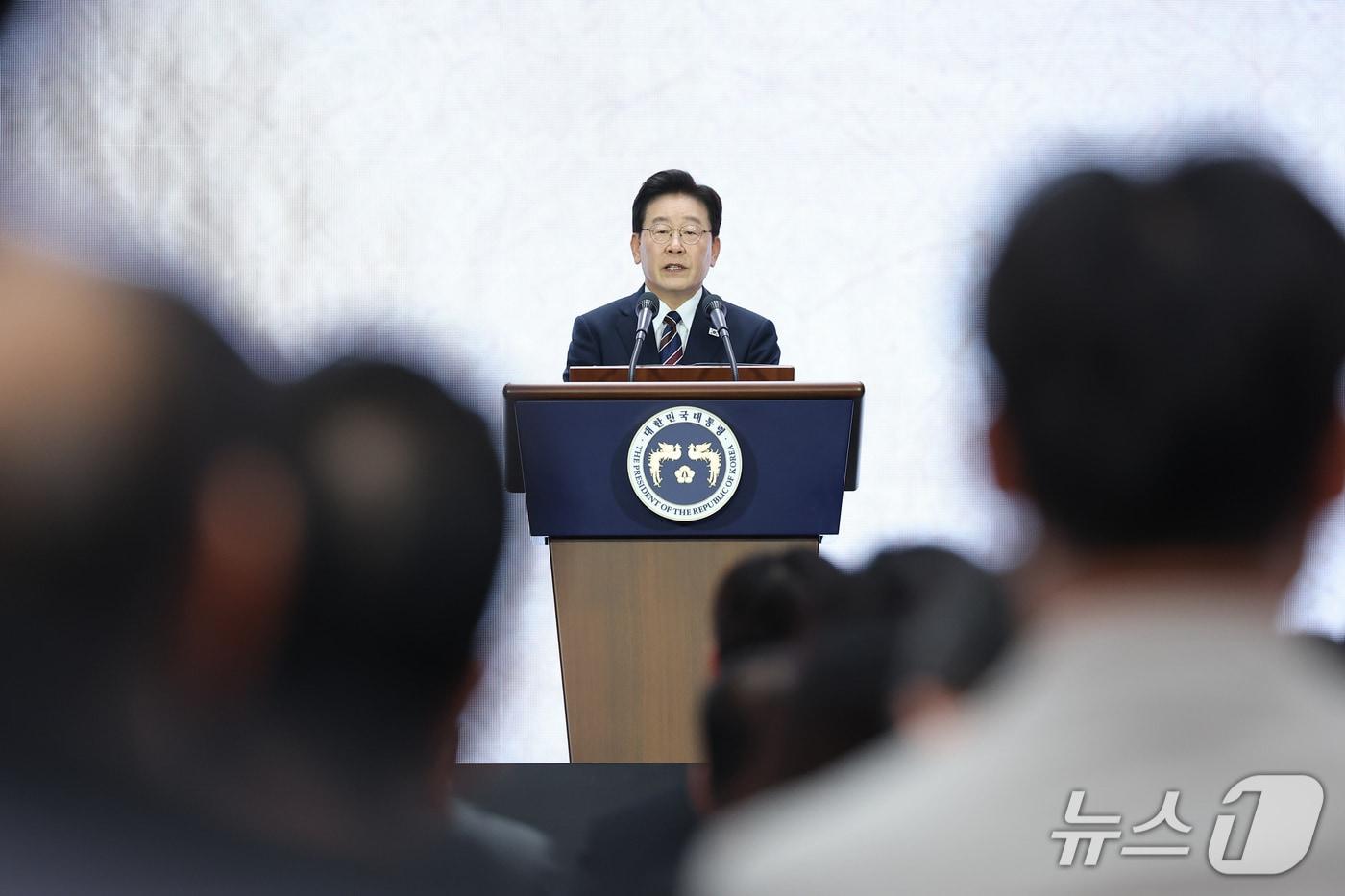 본문 이미지 - 이재명 대통령이 28일 인천 송도에서 열린 제20회 세계한인의 날 기념식에서 기념사를 하고 있다. (청와대통신사진기자단) 2026.9.28 ⓒ 뉴스1 이재명 기자