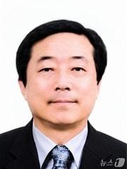 본문 이미지 - 32회 진천 군민대상 일반부문 수상자로 선정된 최은상 진천군 핸드볼협회장.(진천군 제공. 재판매 및 DB 금지).2026.9.29/뉴스1