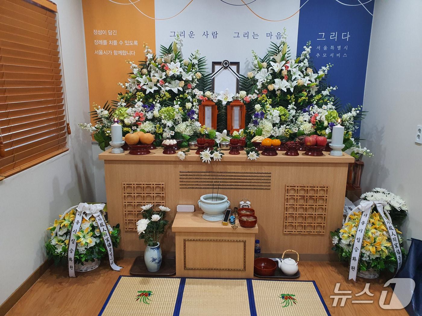 본문 이미지 - 무연고 사망자 공영장례 빈소.(사진은 기사 내용과 무관함)/뉴스1