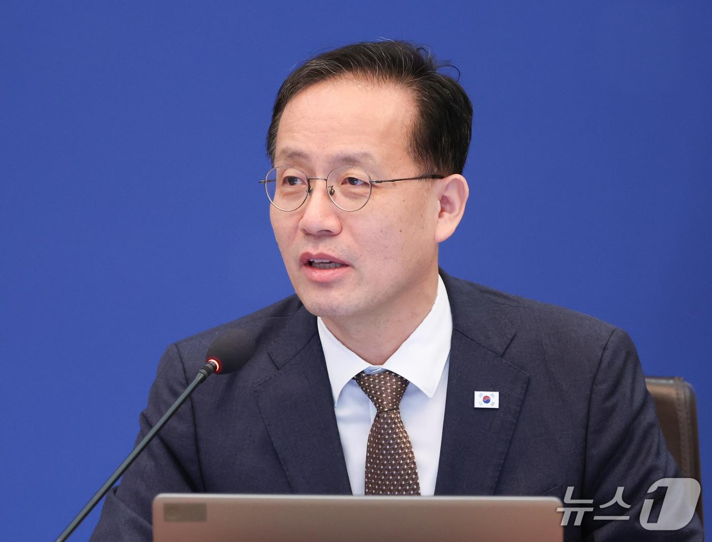 본문 이미지 - 이형일 부총리 겸 재정경제부 장관이 29일 청와대에서 열린 국무회의에서 발언을 하고 있다. 2026.9.29 ⓒ 뉴스1 허경 기자
