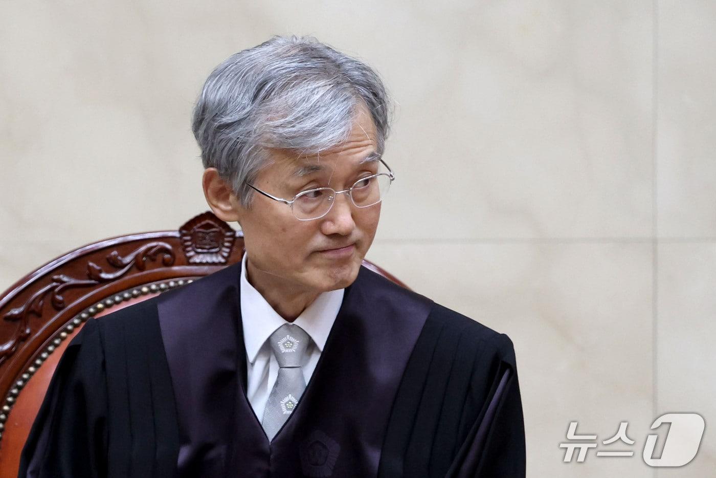 본문 이미지 - 조희대 대법원장과 대법관들이 29일 오후 서울 서초구 대법원에서 열린 전원합의체 선고기일에 참석하고 있다. 2026.9.29 ⓒ 뉴스1 이광호 기자
