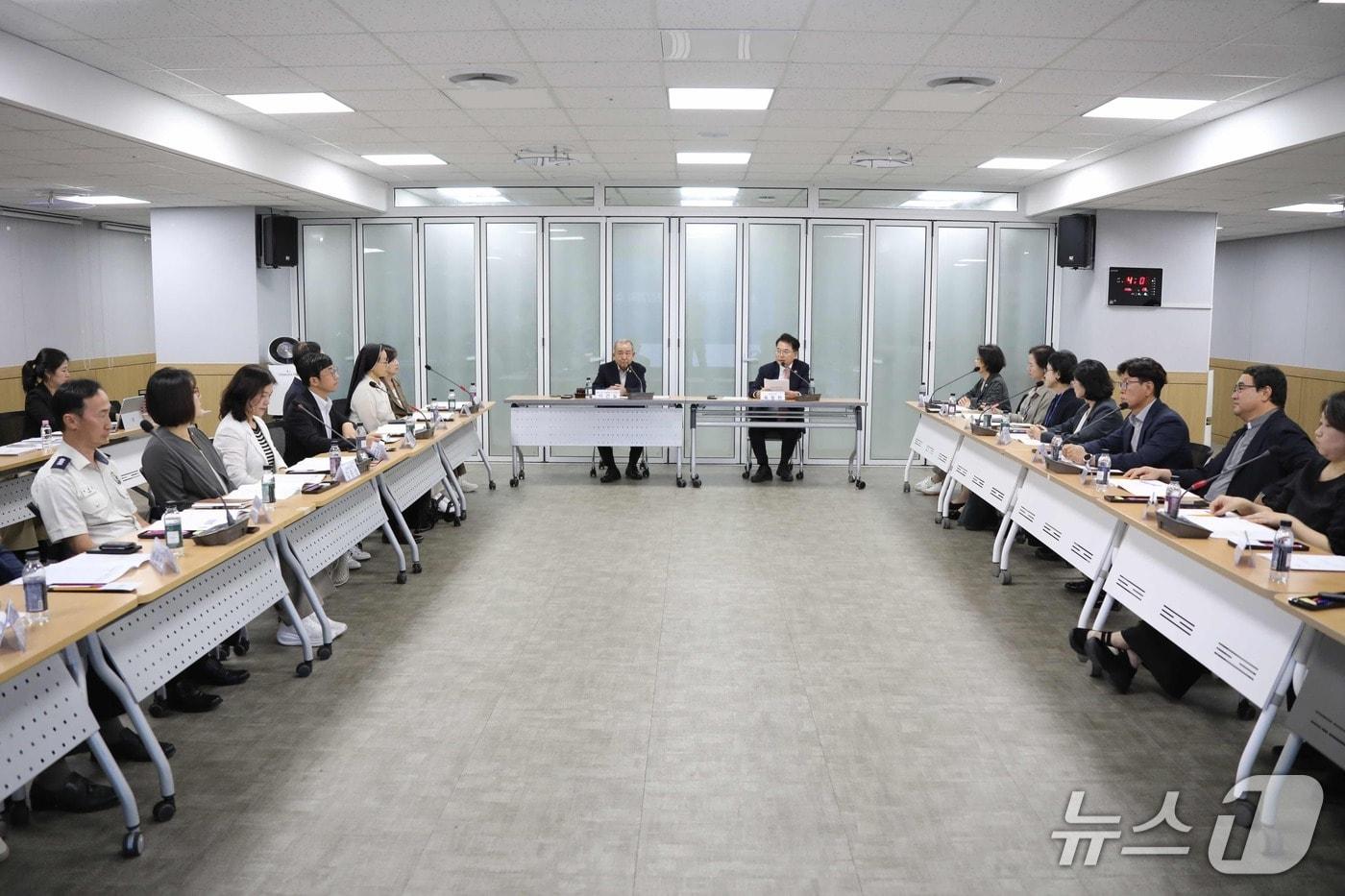 본문 이미지 - 강원 춘천시의 지역사회보장대표협의체 회의.(춘천시 제공. 재판매 및 DB 금지)