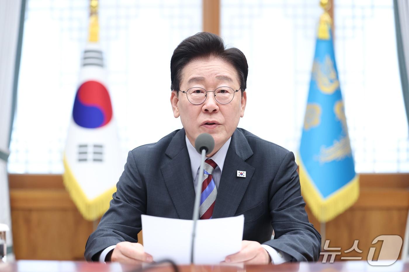본문 이미지 - 이재명 대통령이 29일 청와대에서 열린 메가프로젝트 제3차 민관합동 점검회의에서 발언을 하고 있다. (청와대통신사진기자단) 2026.9.29 ⓒ 뉴스1 이재명 기자