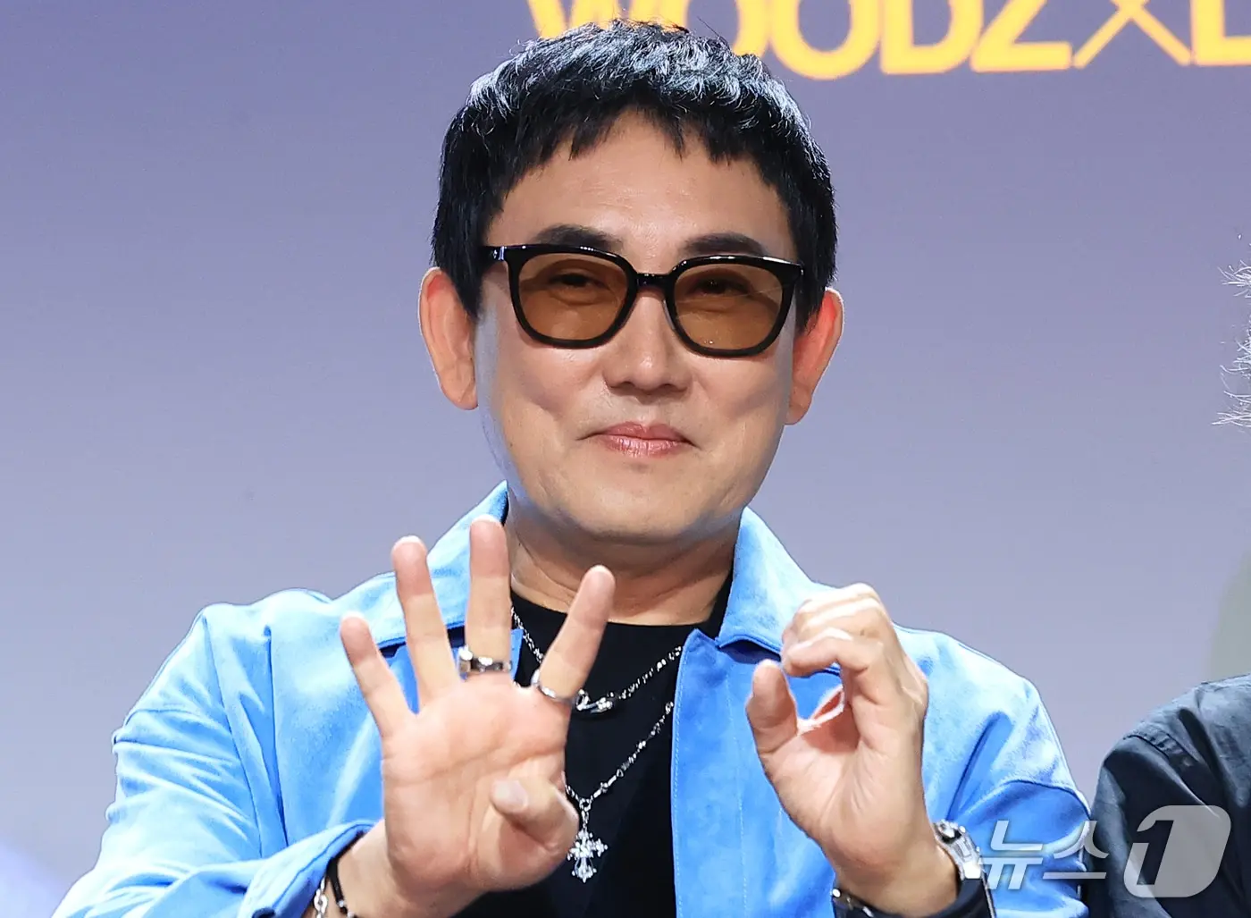 본문 이미지 - 가수 이승철이 29일 서울 용산구 현대카드 UNDERSTAGE에서 열린 ‘데뷔 40주년 기념 앨범 음감회’에서 포즈를 취하고 있다. 2026.9.29 ⓒ 뉴스1 권현진 기자