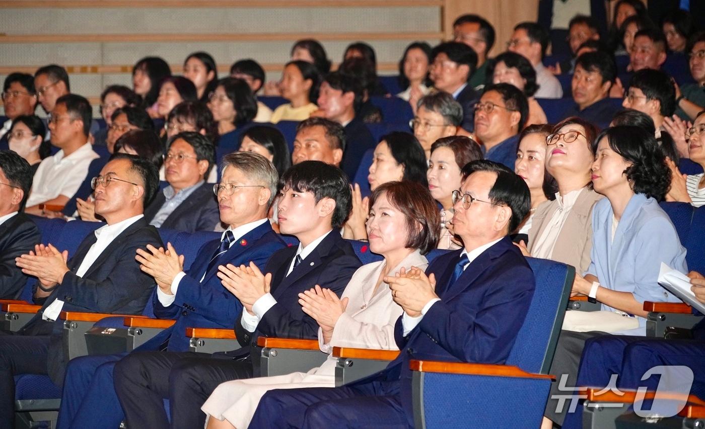 본문 이미지 - 고광완 전남광주통합특별시 안전민생부시장이 29일 광주청사에서 열린 퇴임식에 참석한 모습.(전남광주통합특별시 제공. 재판매 및 DB 금지.) 2026.9.29