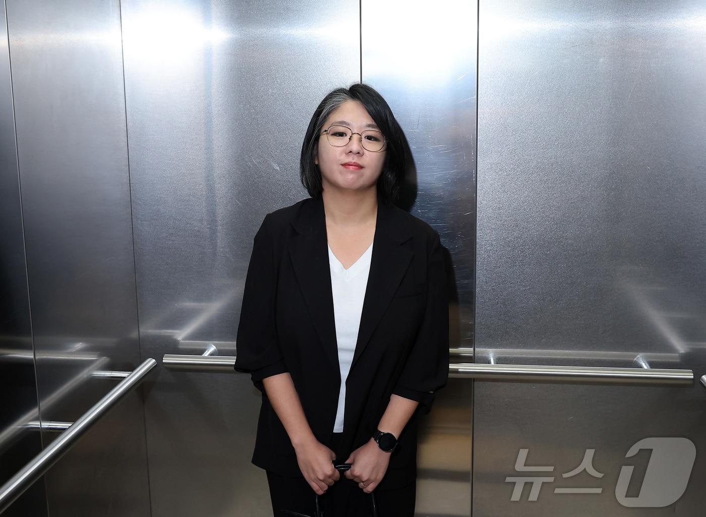 본문 이미지 - 용혜인 성평등가족부 장관 후보자가 3일 오전 서울 서대문구 한국청소년활동진흥원에 마련된 인사청문회 준비사무실로 출근하고 있다. 2026.9.3 ⓒ 뉴스1 김성진 기자