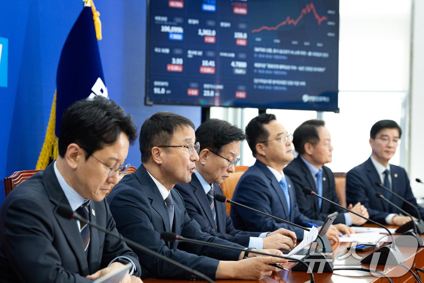 본문 이미지 - 한병도 더불어민주당 원내대표가 3일 서울 여의도 국회에서 열린 정책조정회의에서 발언하고 있다. 2026.9.3 ⓒ 뉴스1 유승관 기자