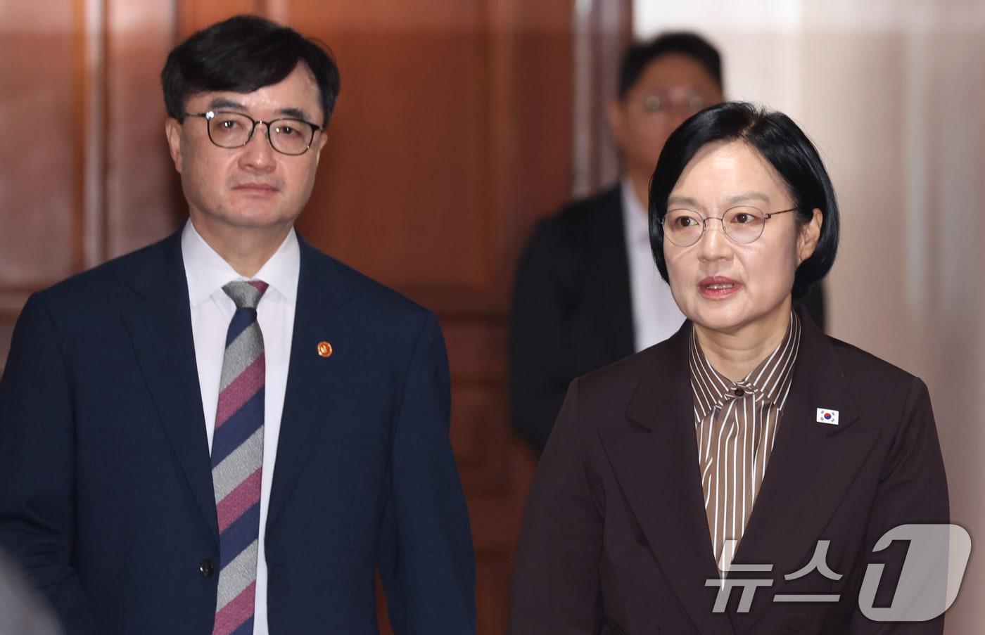 본문 이미지 - 한성숙 국무총리가 3일 오전 서울 종로구 세종대로 정부서울청사에서 열린 국가정책조정회의에 참석하고 있다. 2026.9.3 ⓒ 뉴스1 김명섭 기자