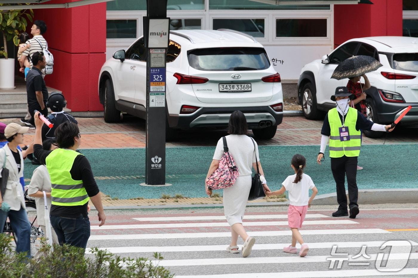 본문 이미지 - 오는 4일부터 12일까지 9일간 개최하는 '제30회 무주반딧불축제' 기간 무주군이 교통·주차 종합대책을 추진한다.(무주군 제공. 재판매 및 DB 금지)