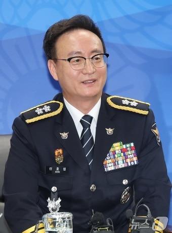 본문 이미지 - 신효섭 신임 전북경찰청장이 3일 전북 전주시 전북경찰청 기자실을 찾아 간담회를 하고 있다. 2026.9.3 ⓒ 뉴스1 유경석 기자