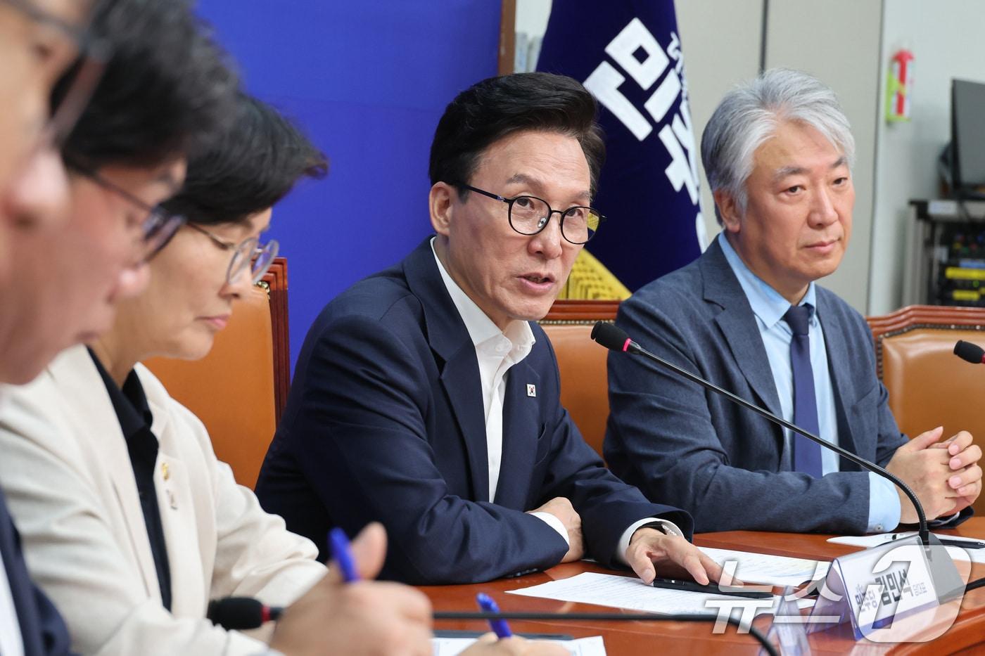 본문 이미지 - 김민석 더불어민주당 대표가 3일 서울 여의도 국회에서 열린 정치제도개혁추진단 1차 회의에서 발언하고 있다. 2026.9.3 ⓒ 뉴스1 신웅수 기자