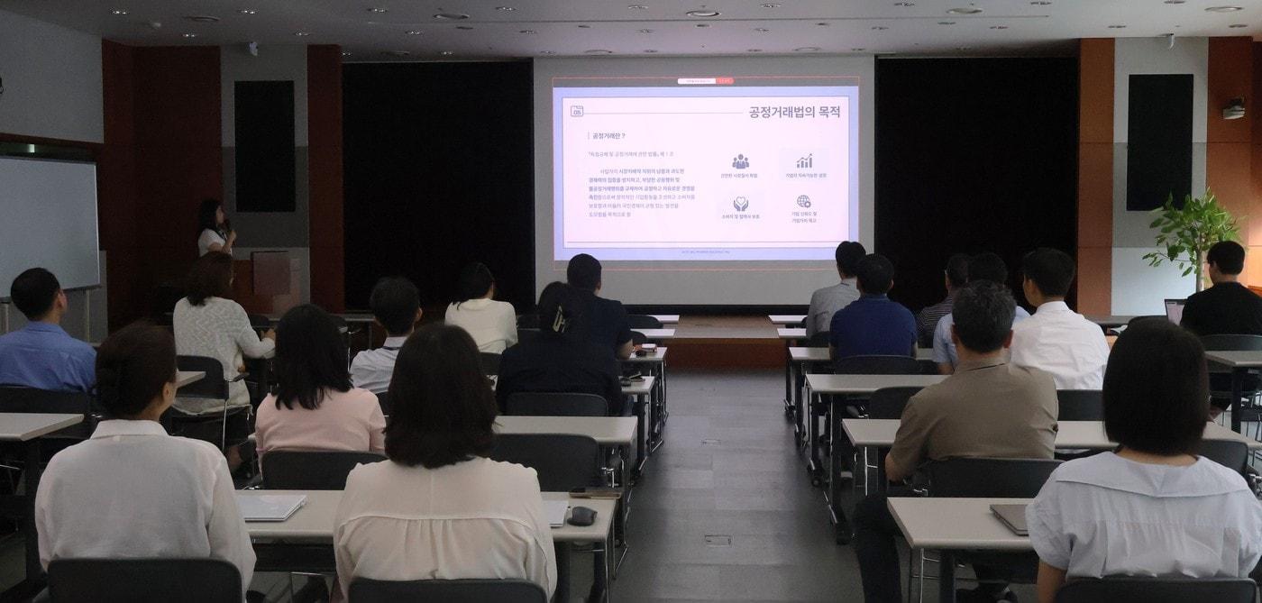 본문 이미지 - 제일파마홀딩스가 전 계열사 각 부서 팀장을 대상으로 계약 실무 및 공정거래법 관련 법무교육을 실시했다. (제일약품 제공)