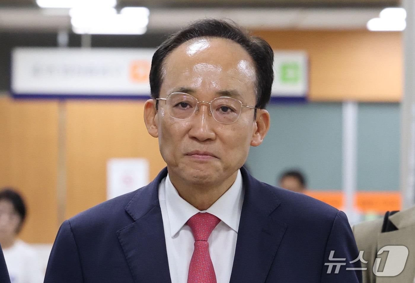 본문 이미지 - 12·3 비상계엄 당시 국회의 계엄 해제 표결을 방해한 혐의로 기소된 추경호 대구시장이 30일 오전 서울 서초구 서울중앙지방법원에서 열린 1심 결심 공판에 출석하고 있다. 2026.9.30 ⓒ 뉴스1 이광호 기자