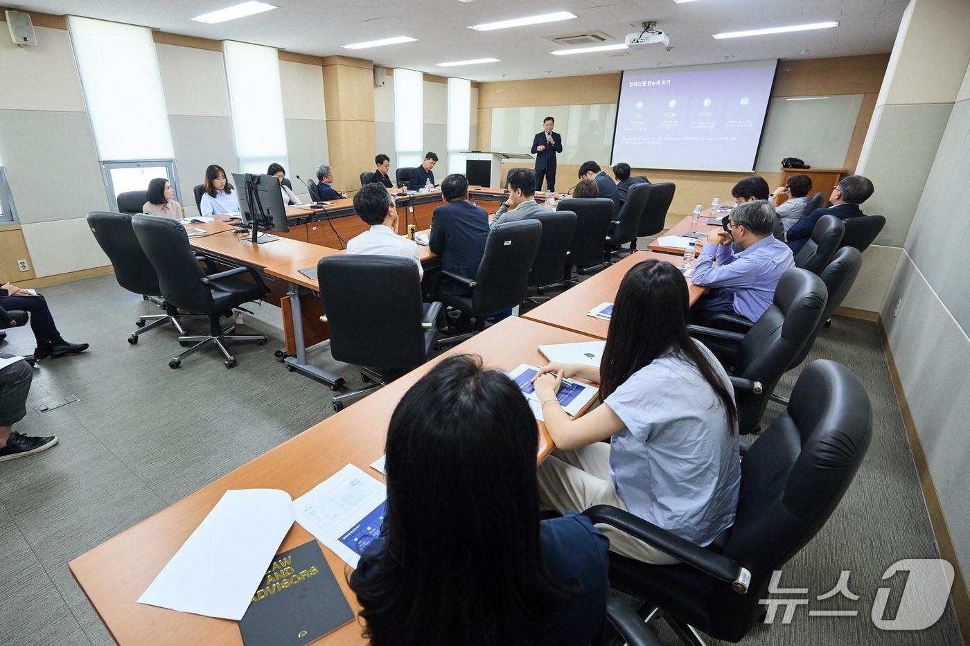 본문 이미지 - 인하대 법학전문대학원이 지난 29일 산업 현장의 변화와 법률 과제를 함께 논의하는 ‘제1회 인하로스쿨·로앤에이 포럼’을 개최했다.(인하대 제공. 재배포 및 DB금지)2026.9.30/뉴스1