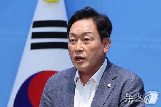 본문 이미지 - 김선교 농림축산식품해양수산위원회 국민의힘 간사가 지난 5월 12일 서울 여의도 국회 소통관에서 농협법의 당사자를 배제한 공청회를 규탄하는 기자회견을 하고 있다. 2026.5.12      (사진은 기사 내용과 무관함) ⓒ News1 신웅수 기자